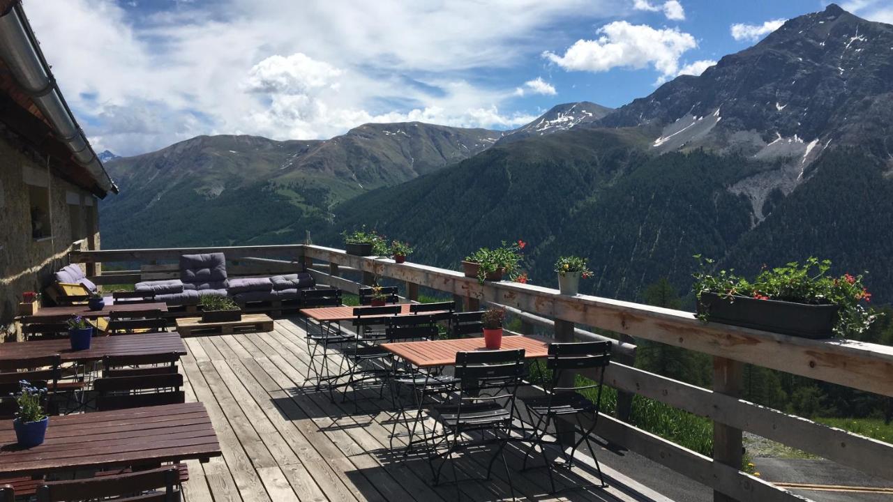 Madulain Alp Es-Cha Dadour B&B 외부 사진