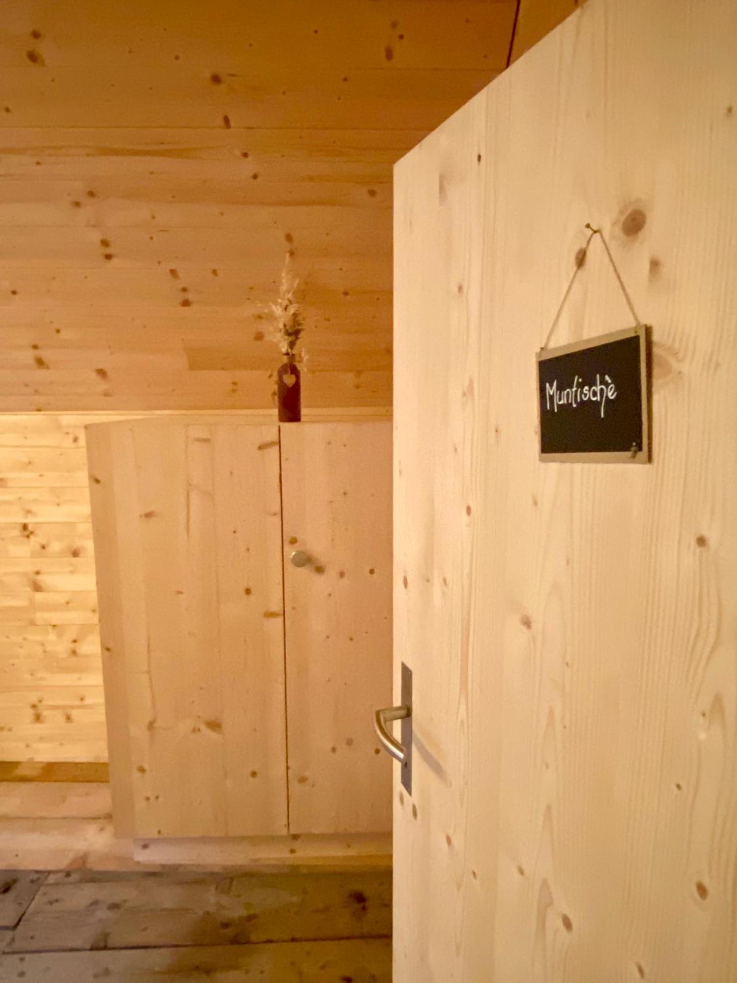 Madulain Alp Es-Cha Dadour B&B 외부 사진